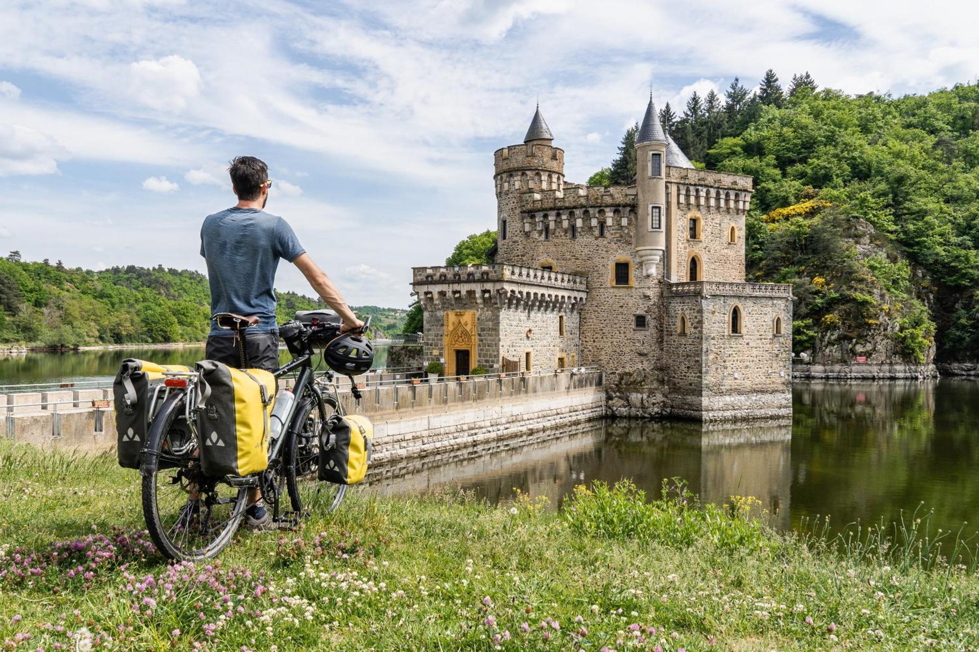 Charmant hébergement dans village pittoresque Saint-Jean-Saint-Maurice-sur-Loire Exterior foto