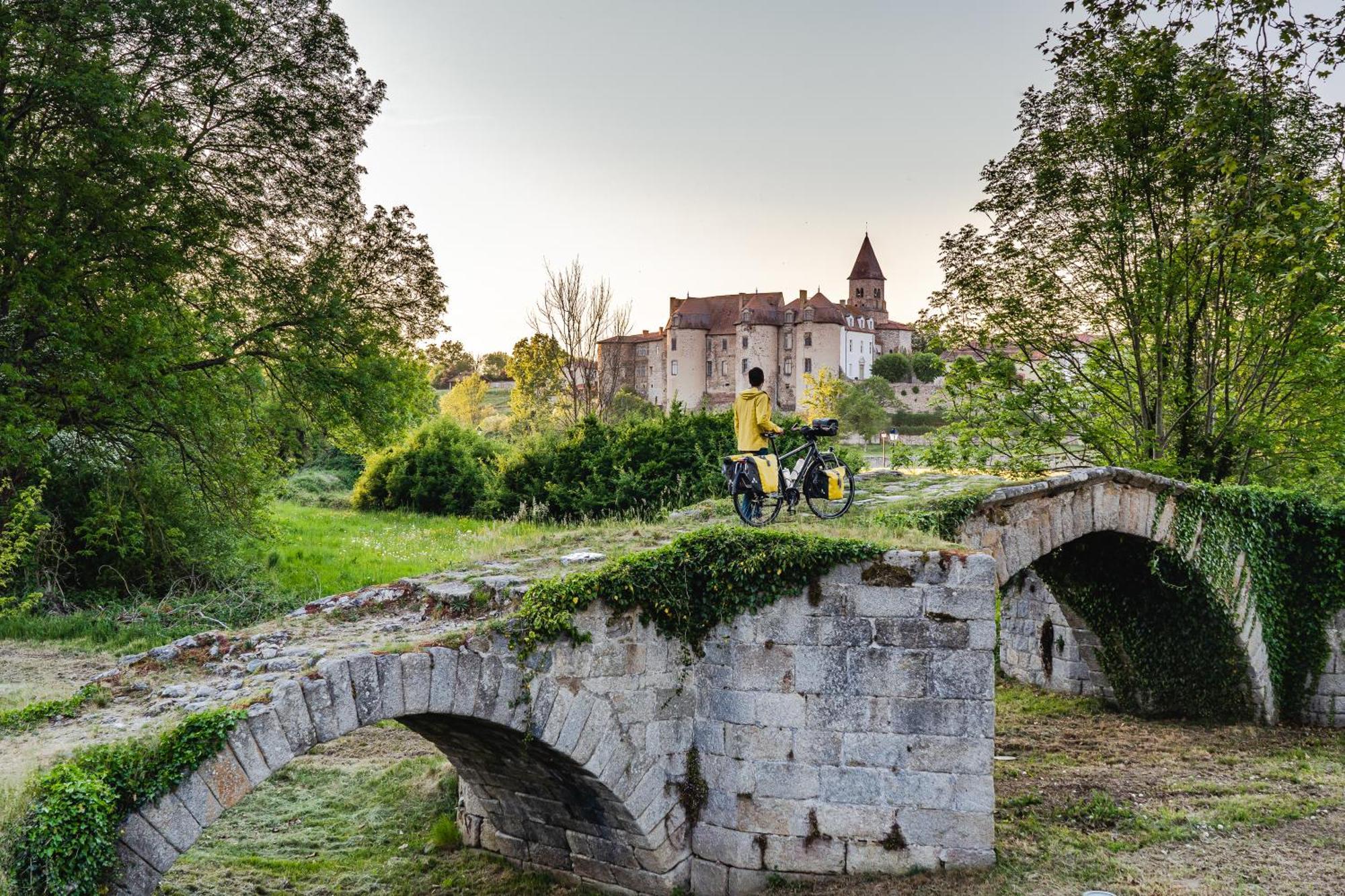 Charmant hébergement dans village pittoresque Saint-Jean-Saint-Maurice-sur-Loire Exterior foto